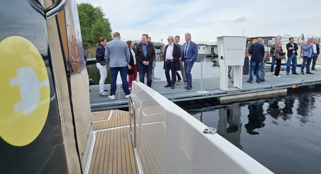 Im Hafen Zehdenick öffnet eine weitere Elektroboot-Schnellladesäule